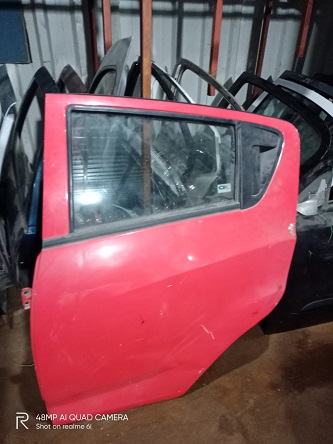 chevrolet spark sol arka kapı m300 kasa kırmızı renk 95912984